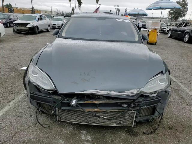Tesla Model S 2014