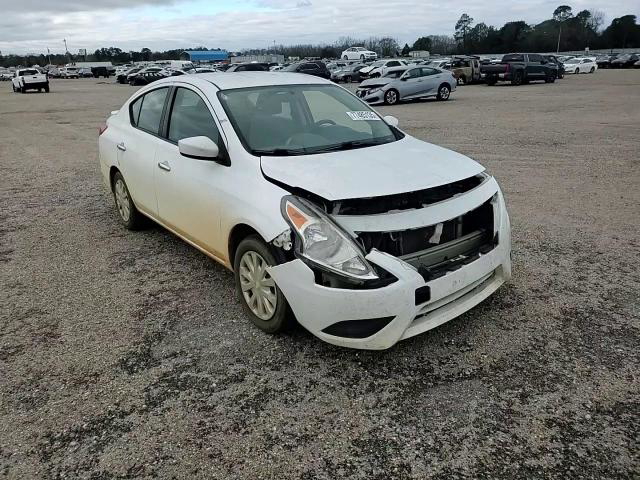 Nissan Versa 2019