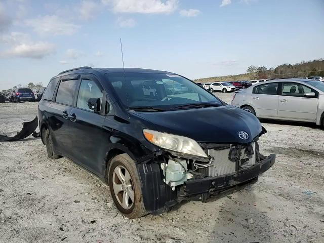 Toyota Sienna 2011