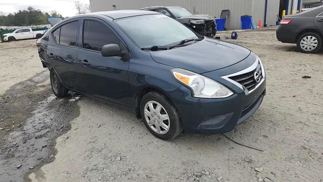 Nissan Versa 2015