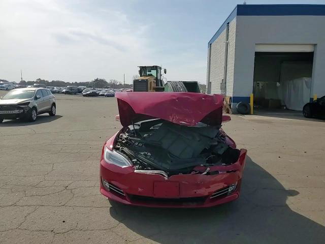 Tesla Model S 2018