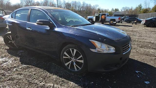 Nissan Maxima 2010