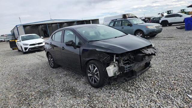 Nissan Versa 2021