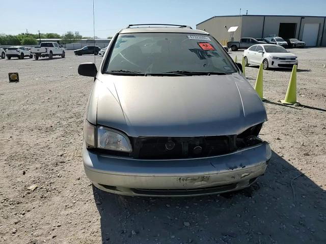 Toyota Sienna 2000