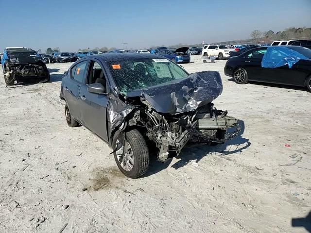 Nissan Versa 2018