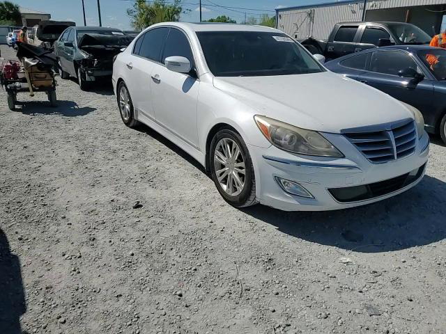 Hyundai Genesis 2013
