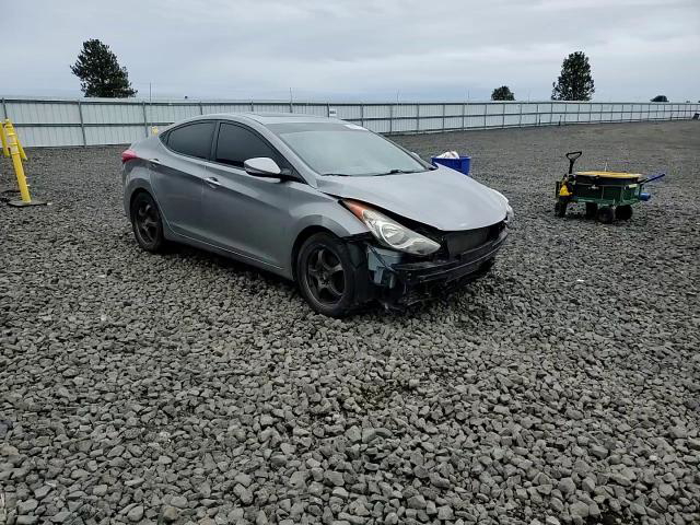 Hyundai Elantra 2012