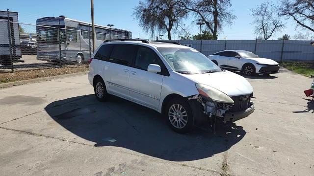 Toyota Sienna 2010