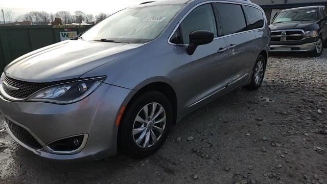 Chrysler Pacifica 2018