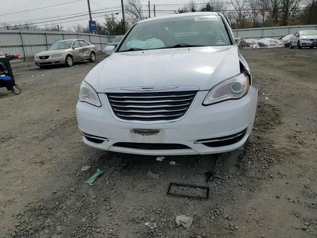 Chrysler 200 2013