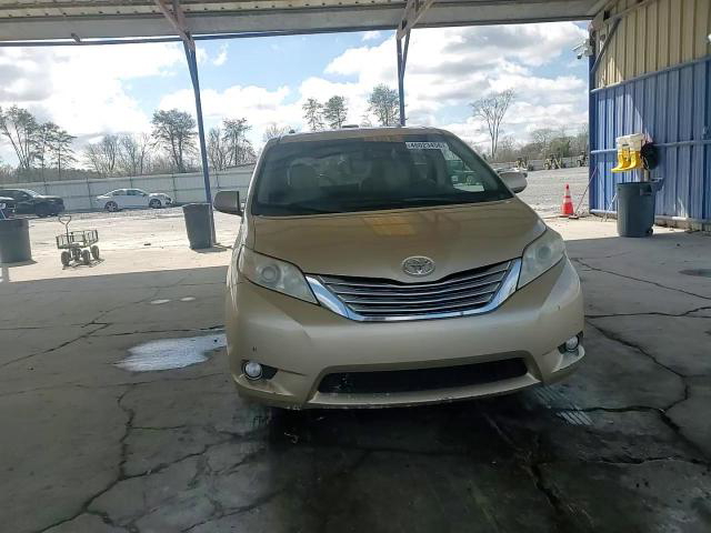 Toyota Sienna 2011