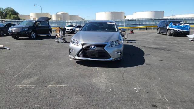 Lexus ES 2016