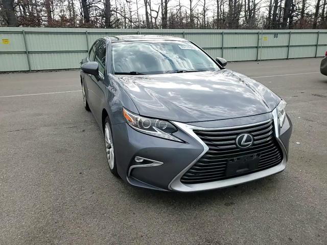 Lexus ES 2016