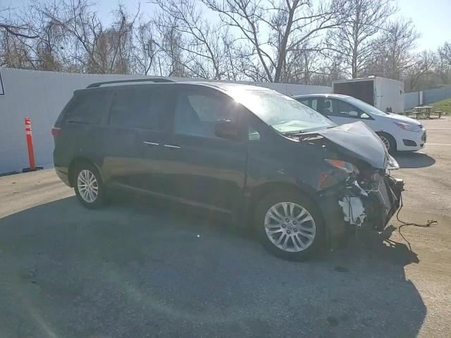 Toyota Sienna 2016