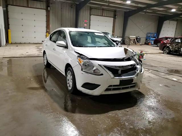 Nissan Versa 2016