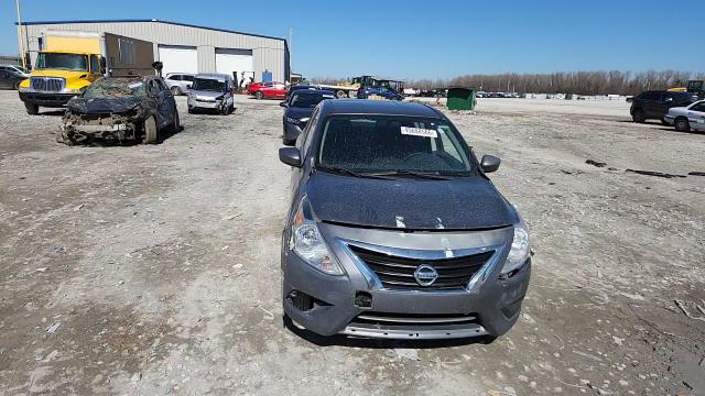 Nissan Versa 2016