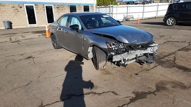 Lexus IS 2019