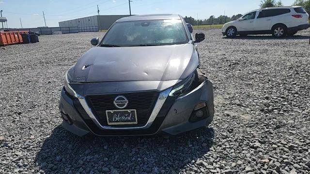 Nissan Altima 2019