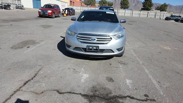 Ford Taurus 2015
