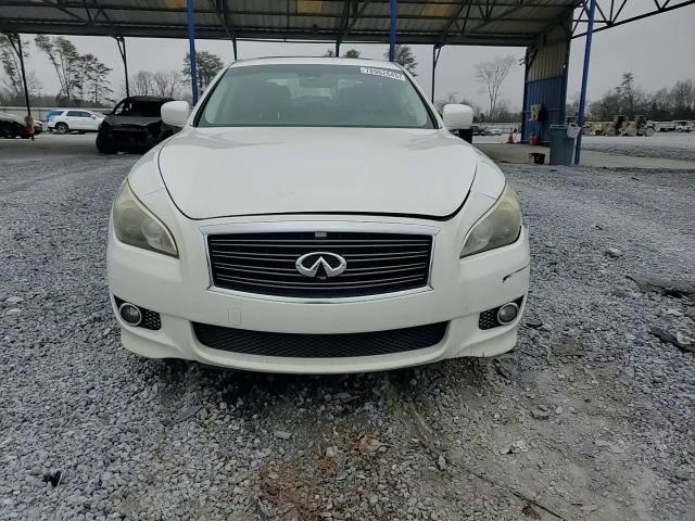Infiniti M 2012