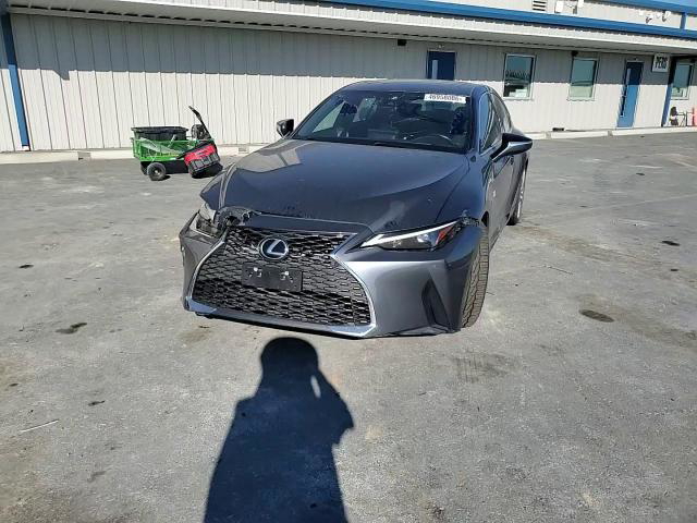 Lexus IS 2022