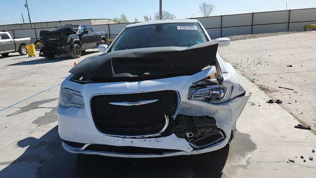Chrysler 300 2015