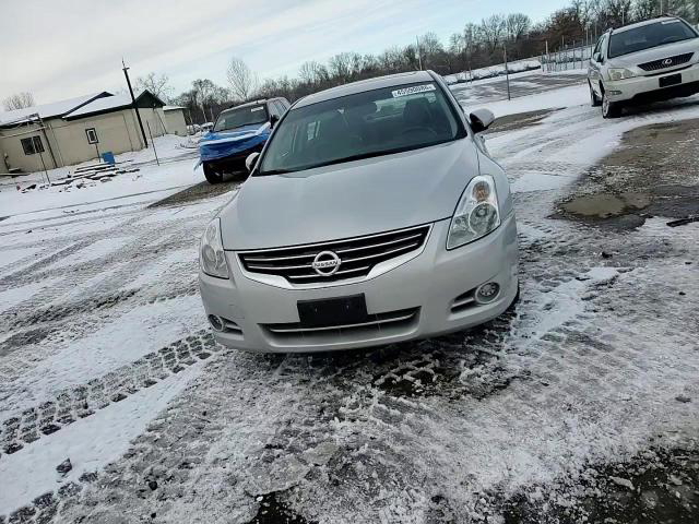 Nissan Altima 2011
