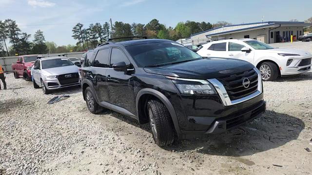 Nissan Pathfinder 2024