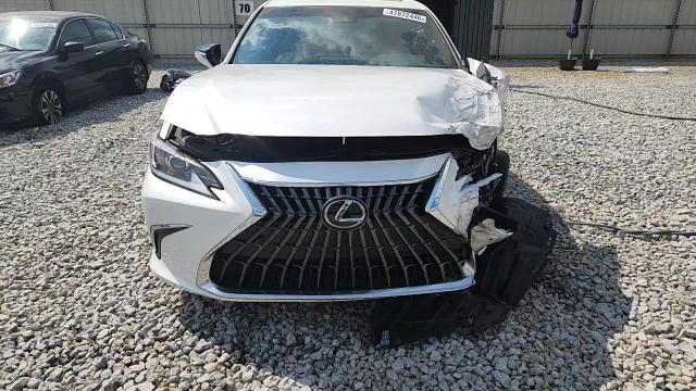 Lexus ES 2025