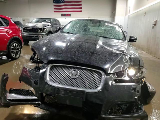 Jaguar XF 2012