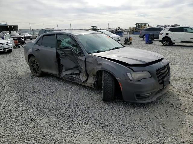 Chrysler 300 2022
