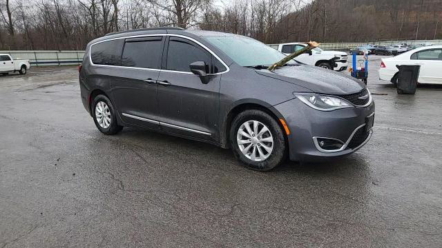 Chrysler Pacifica 2017