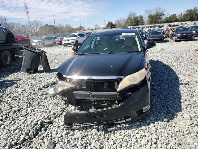Toyota Avalon 2011