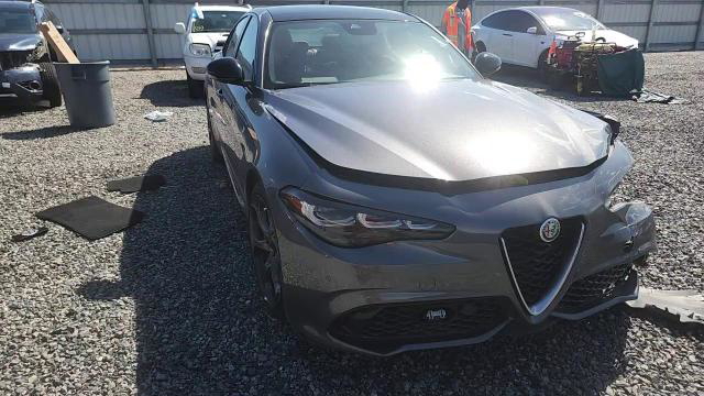 Alfa Romeo Giulia 2024