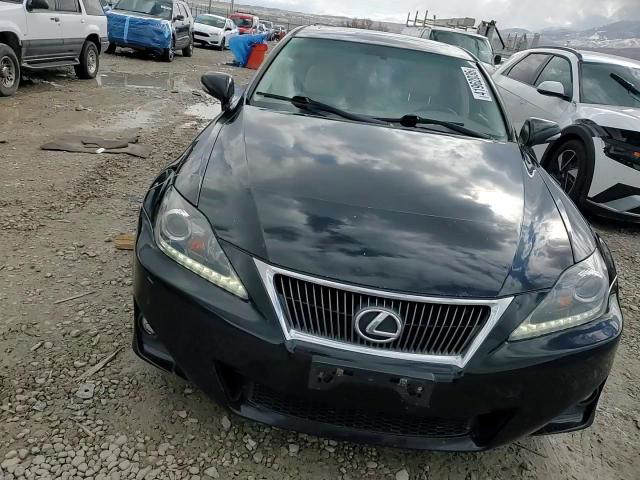 Lexus IS 2012