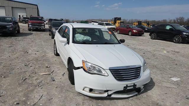 Chrysler 200 2013