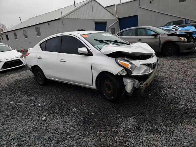 Nissan Versa 2019