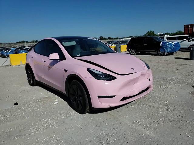Tesla Model Y 2025