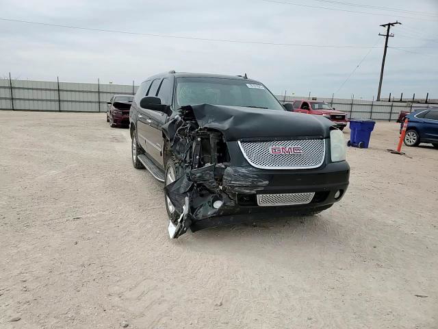 GMC Yukon 2011