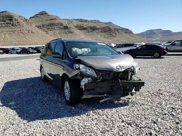 Toyota Sienna 2015