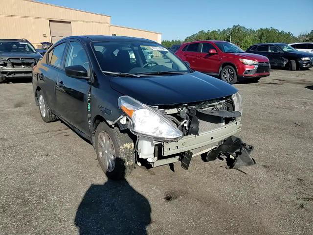 Nissan Versa 2015