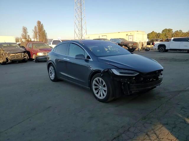 Tesla Model X 2018