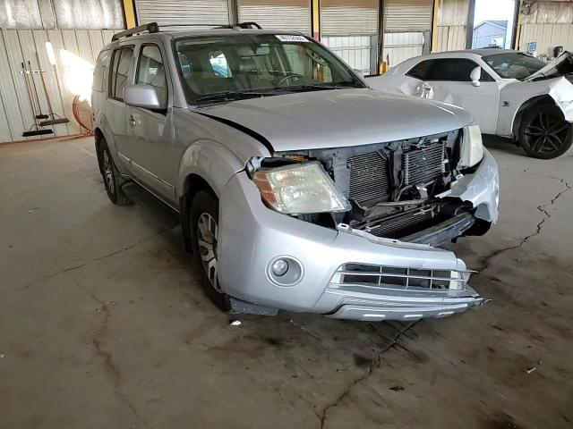 Nissan Pathfinder 2011