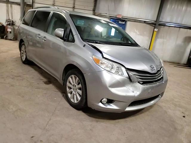 Toyota Sienna 2012