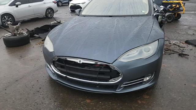 Tesla Model S 2013