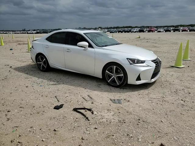 Lexus IS 2019