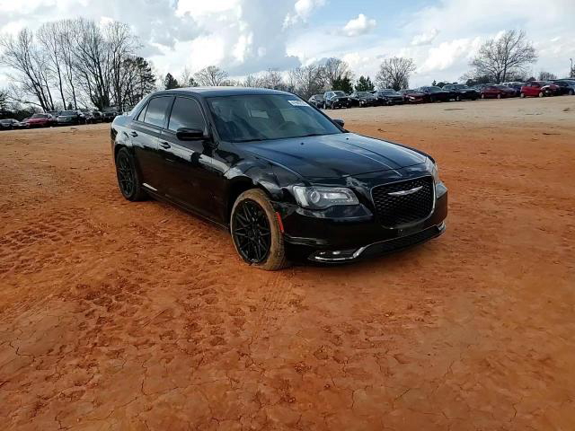 Chrysler 300 2019