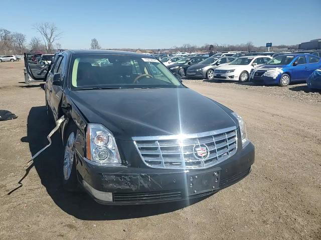 Cadillac DTS 2011