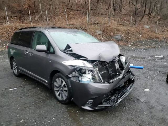 Toyota Sienna 2018