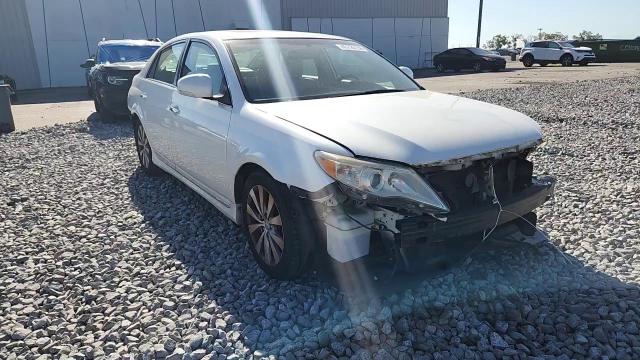 Toyota Avalon 2011